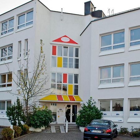 Hostel Nanina Gröbenzell Buitenkant foto
