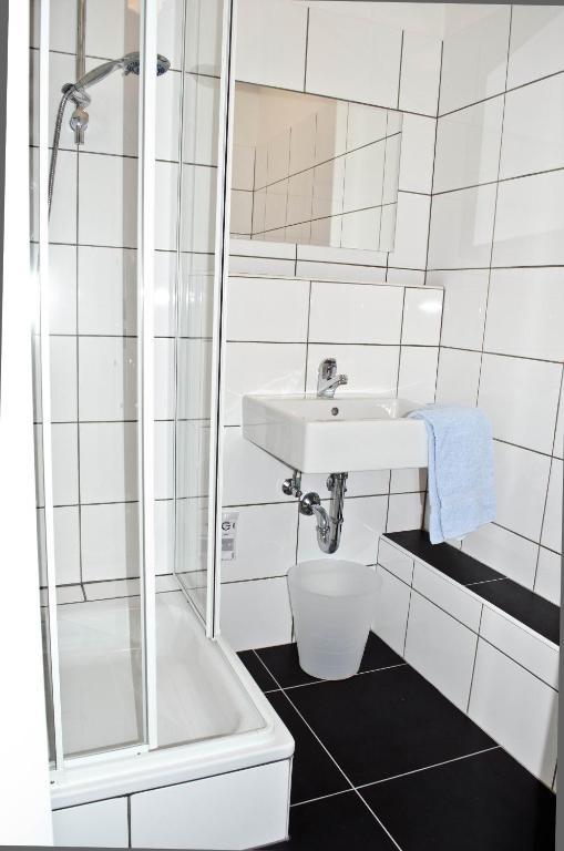 Hostel Nanina Gröbenzell Kamer foto