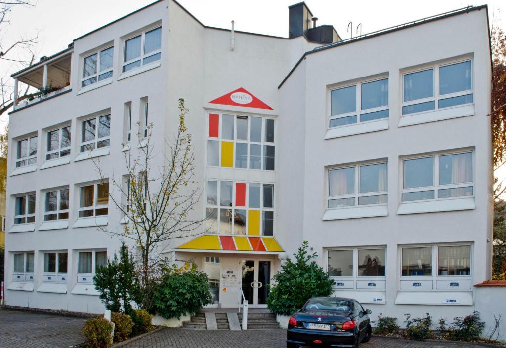 Hostel Nanina Gröbenzell Buitenkant foto