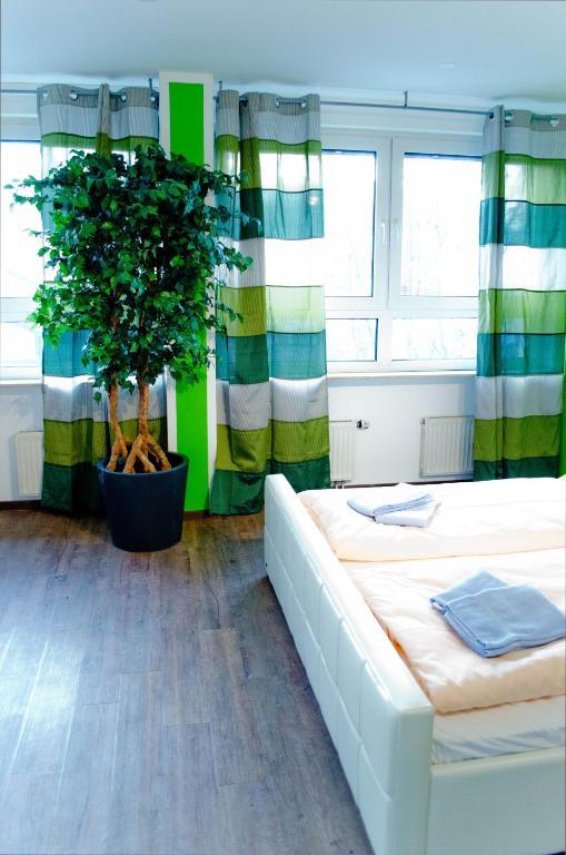 Hostel Nanina Gröbenzell Buitenkant foto
